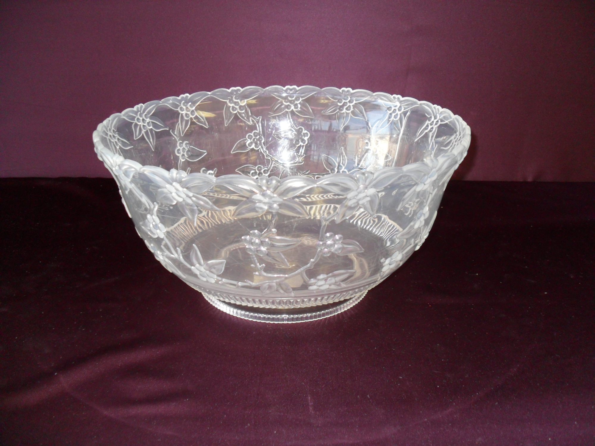 https://tlceventrentals.com/wp-content/uploads/2014/11/products-clear_plastic_bowl_with_floral_design.jpg